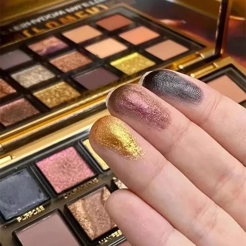 Huda beauty 18 Colors Empowere – Huda Beauty Makeup Kit recenzja i cena